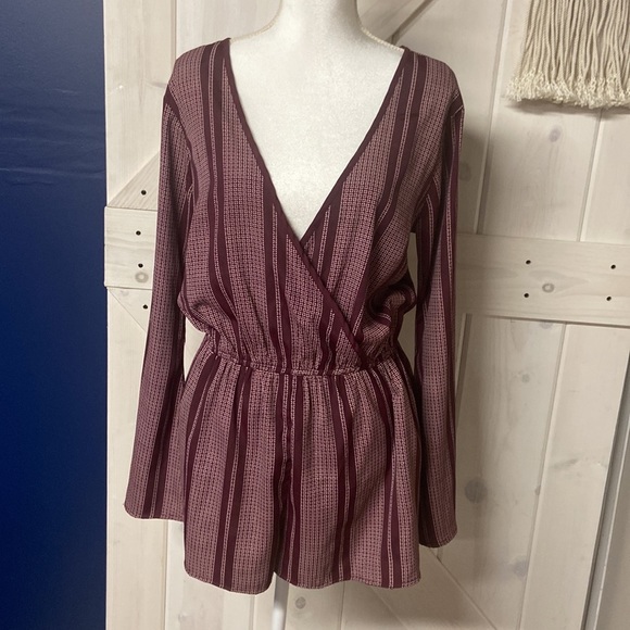 Band of Gypsies Bell Sleeve Romper, Large - Picture 2 of 7